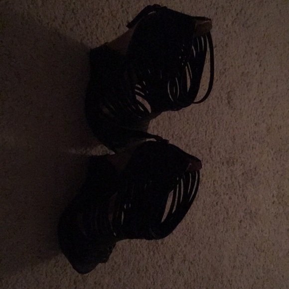 Shoes - Picture 2 of 5